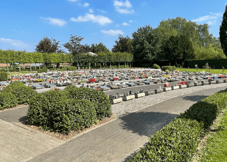 Onderhoud kerkhof Lint: trots op onze groendienst en technische dienst voor hun inzet en zorg